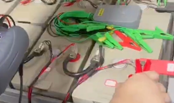 蓄電池內(nèi)阻測(cè)試操作接線講解介紹(圖3)