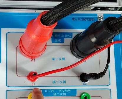 儀器面板接線圖.png